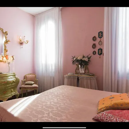 The Pink Room Apartment Venice